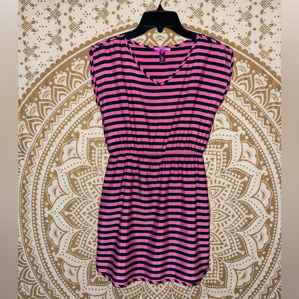 “AQUA” GIRLS BEAUTIFUL PINK WITH NAVY BLUE STRIPED V-NECK DRESS, SIZE MEDIUM